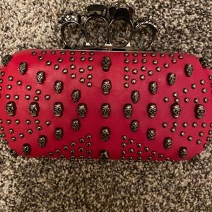 Brass knuckle clutch